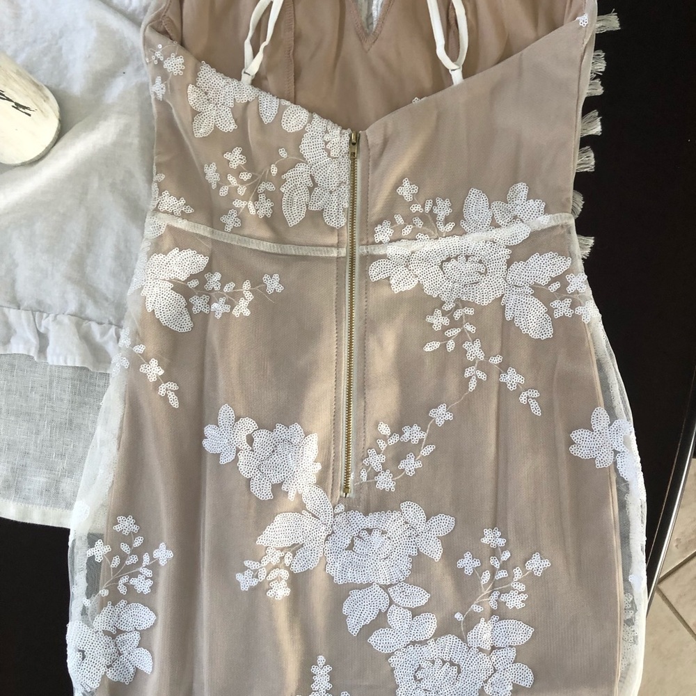 Dress - Picture 2 of 4